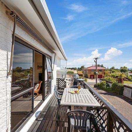 Lake Vista At Two Mile Bay- Taupo Central Home Buitenkant foto