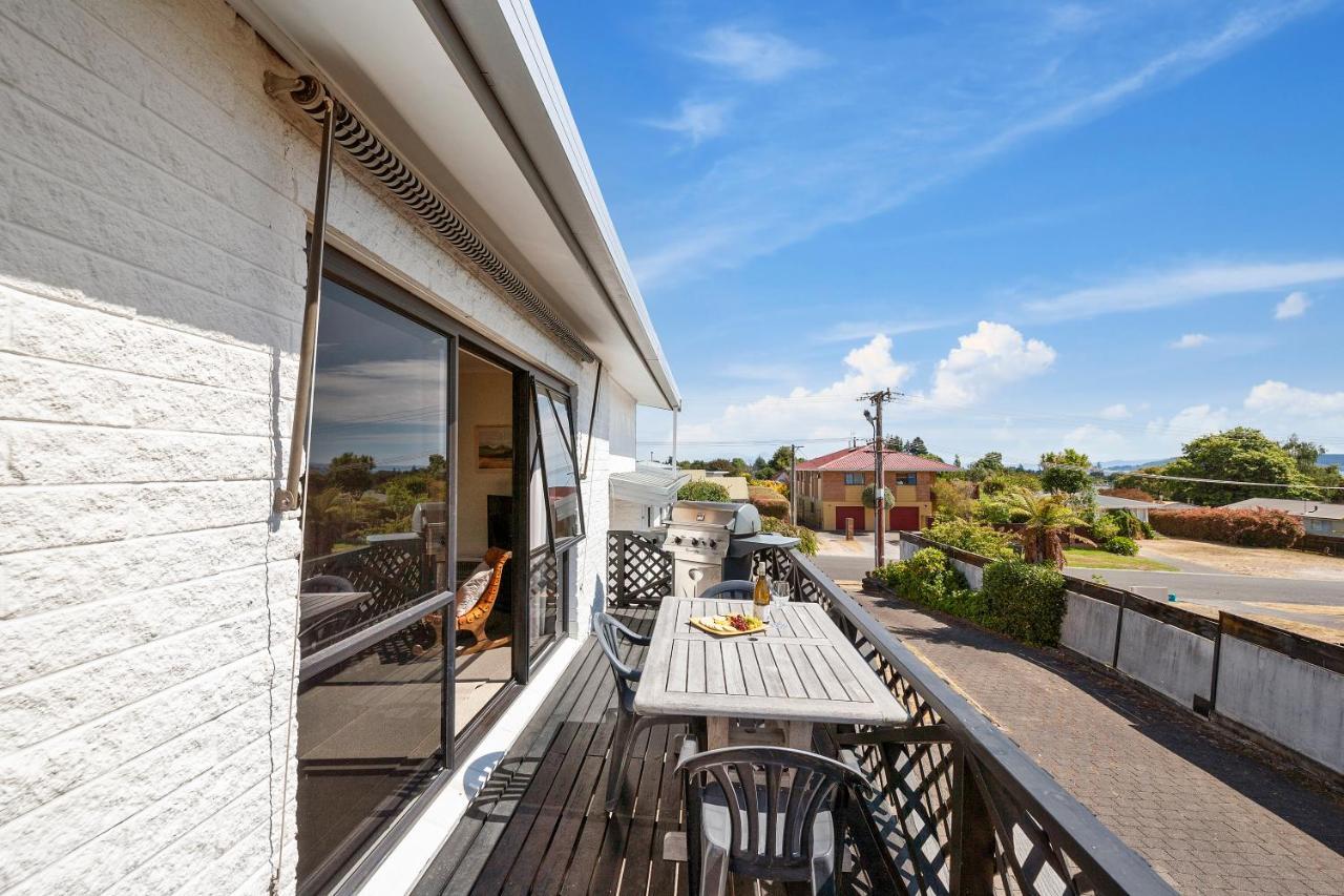 Lake Vista At Two Mile Bay- Taupo Central Home Buitenkant foto