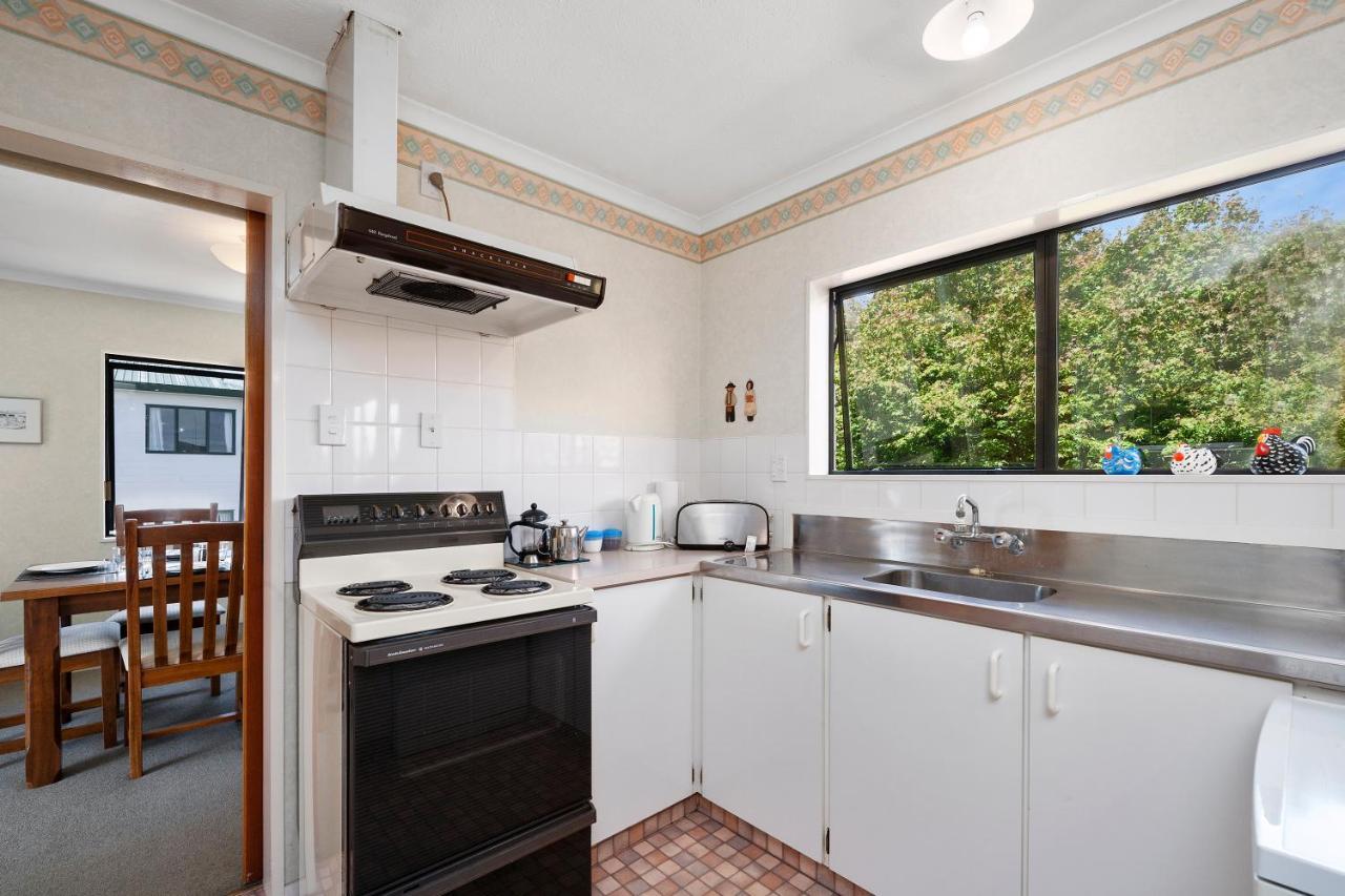 Lake Vista At Two Mile Bay- Taupo Central Home Buitenkant foto